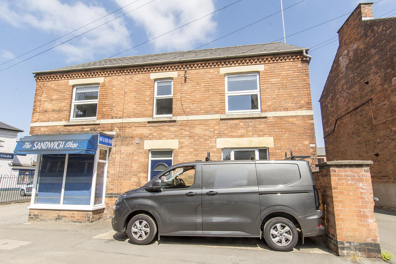 Flat Saint Mary's Road in Harborough