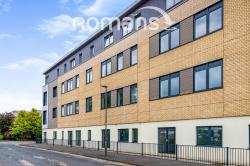 Flat Lyon Way in Surrey Heath