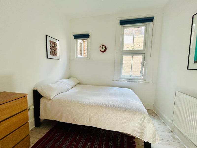 Room Leythe Road in Greater London