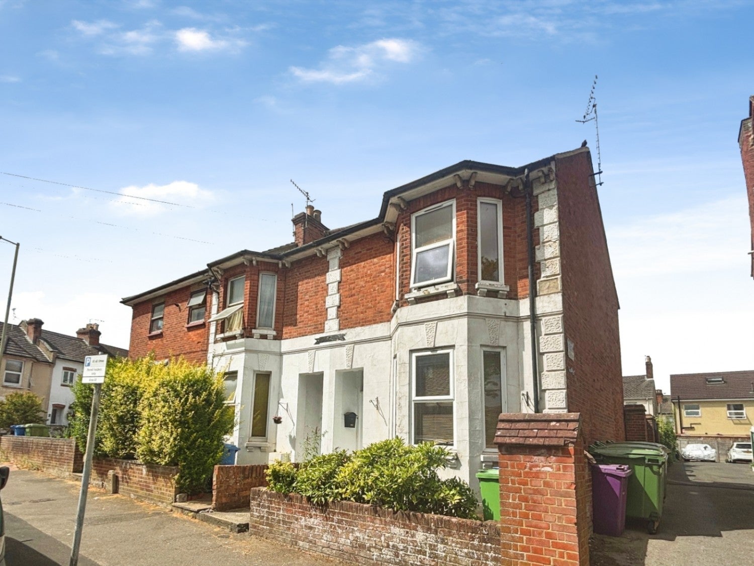 House Lysons Road in Rushmoor