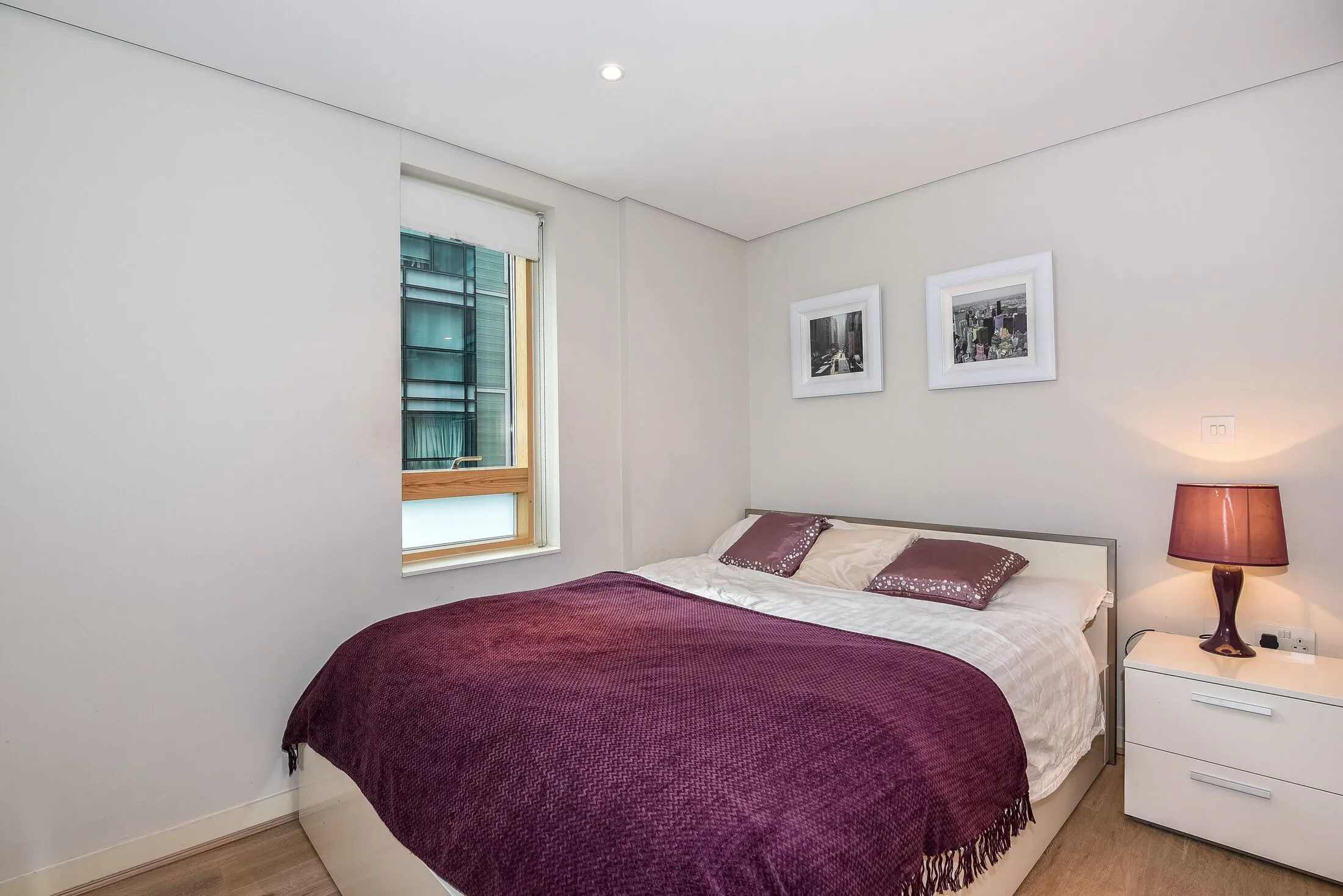 Flat Merchant Square in City of Westminster