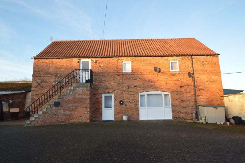 Flat Lingholm Lane in Lebberston