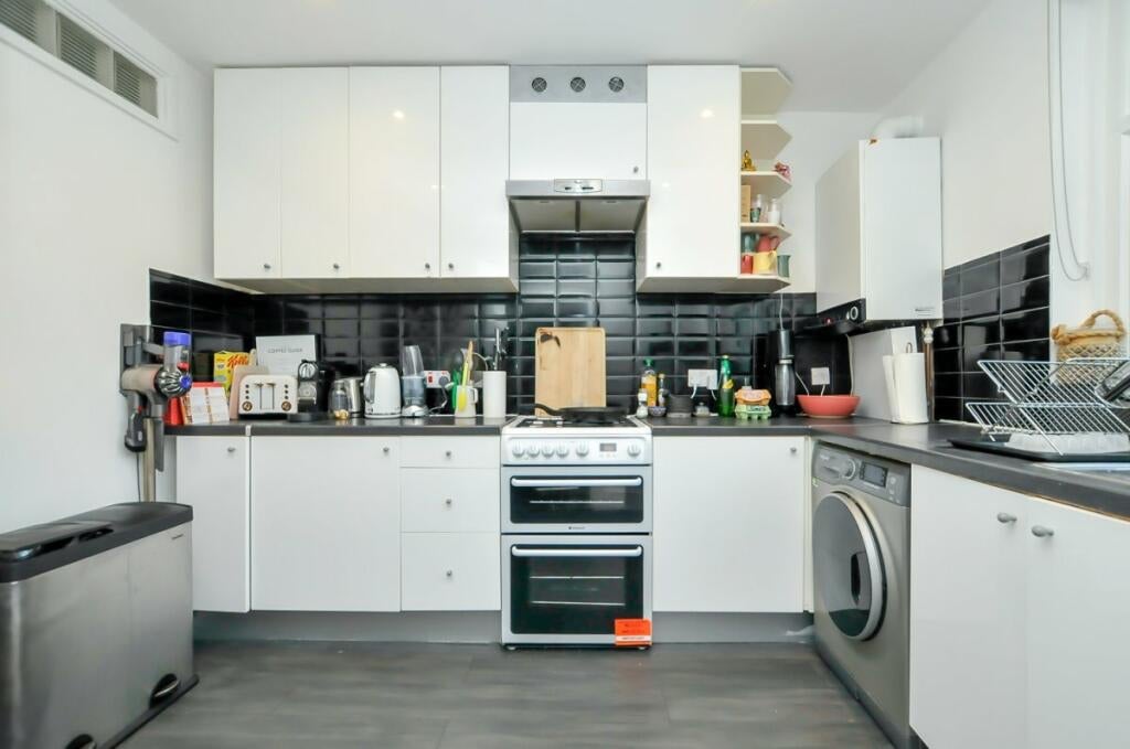 Room Rectory Road in Greater London