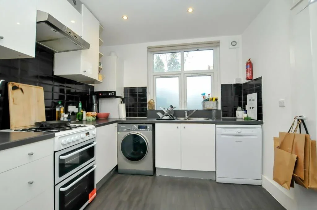 Room Rectory Road in Greater London