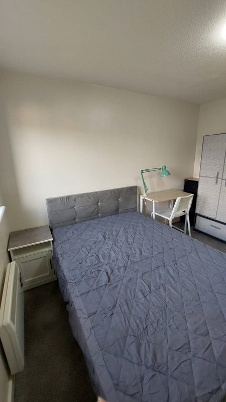 Flat Ashvale Crescent in Glasgow
