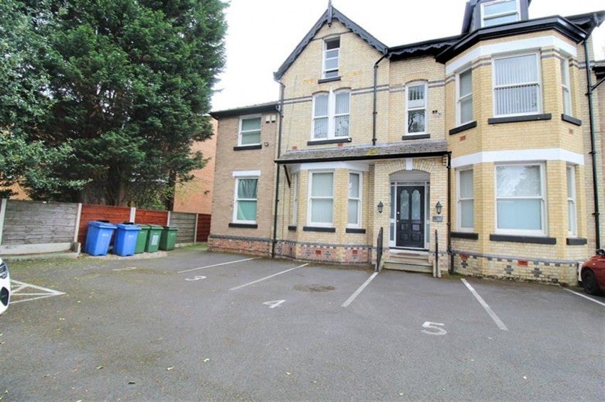 Flat Heaton Moor Road in Cheadle