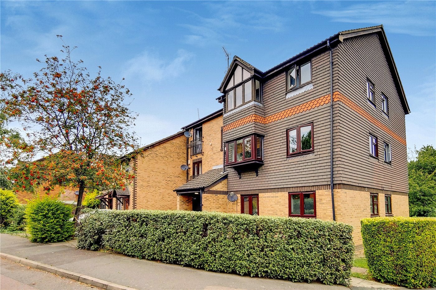 Flat Southerngate Way in Greater London
