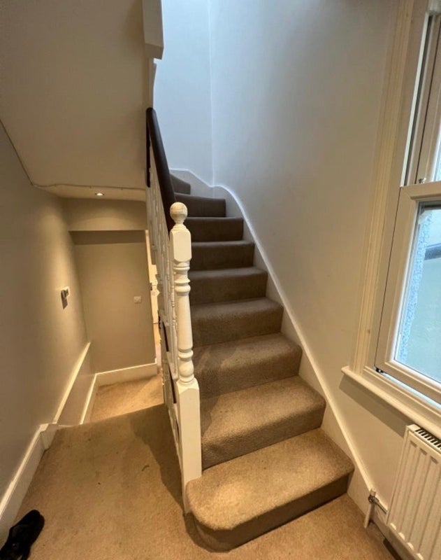 Room Hartfield Road in Greater London