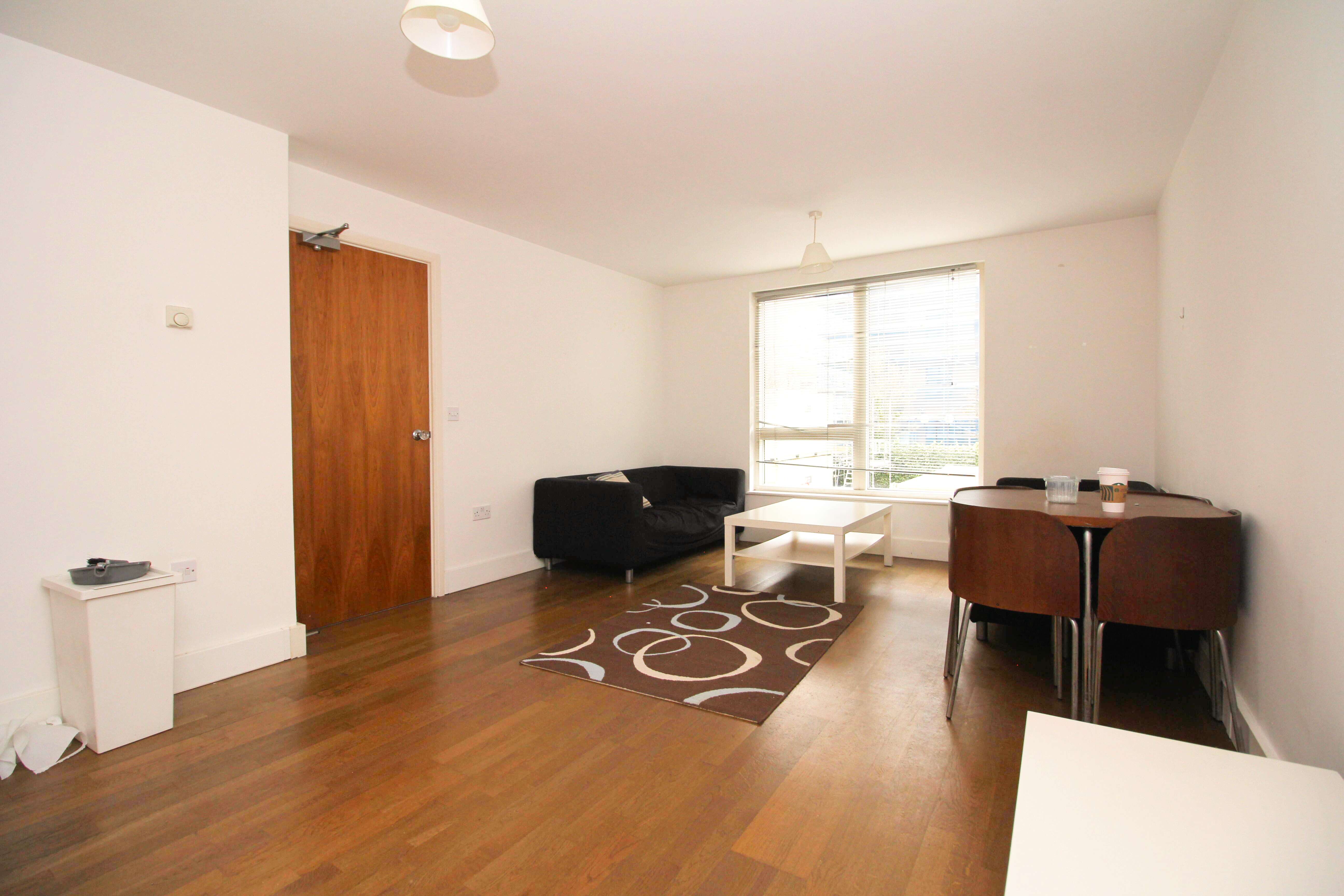 Flat Falcon Drive in Cardiff