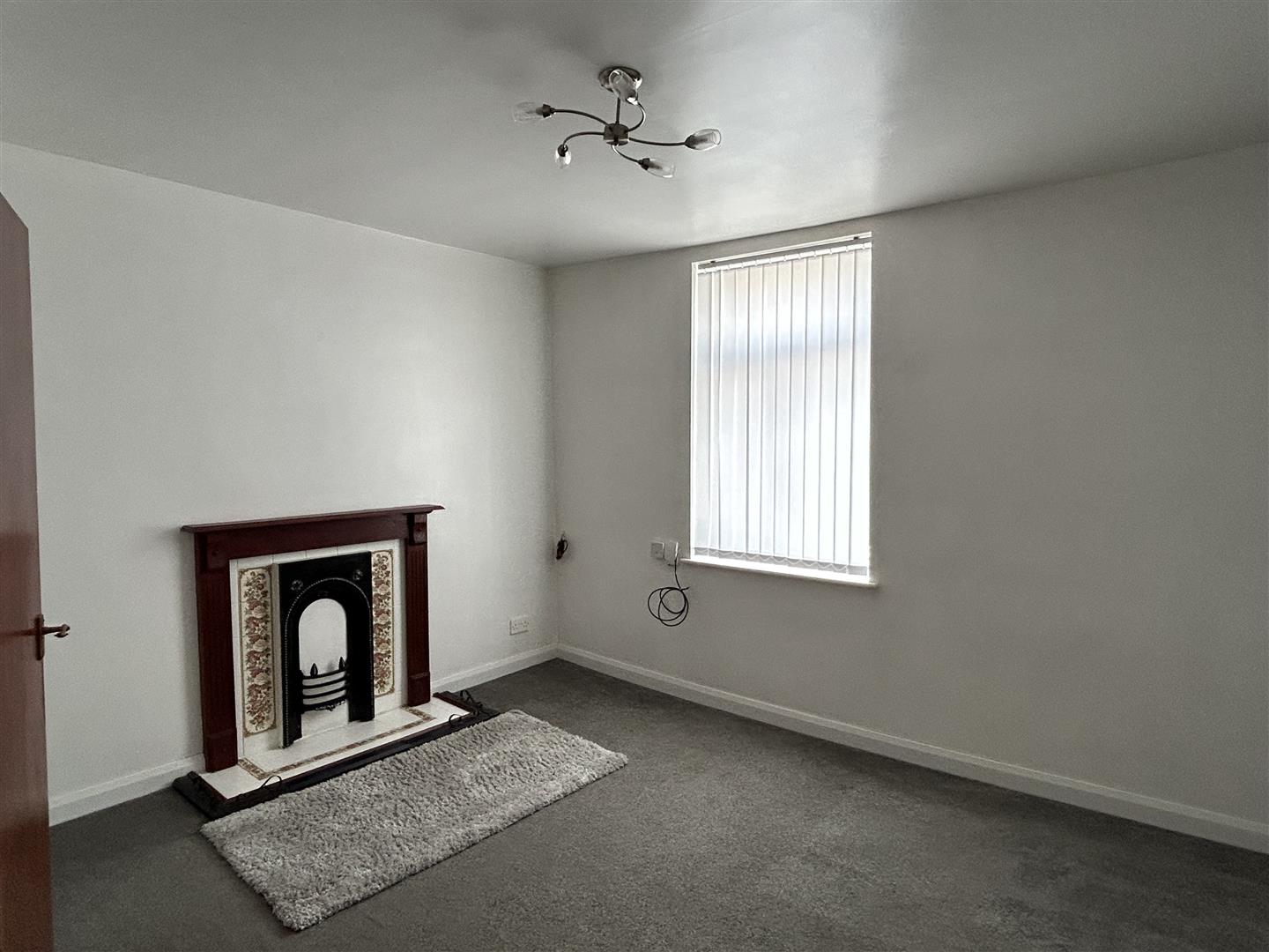 Flat Sheffield Road in Chesterfield