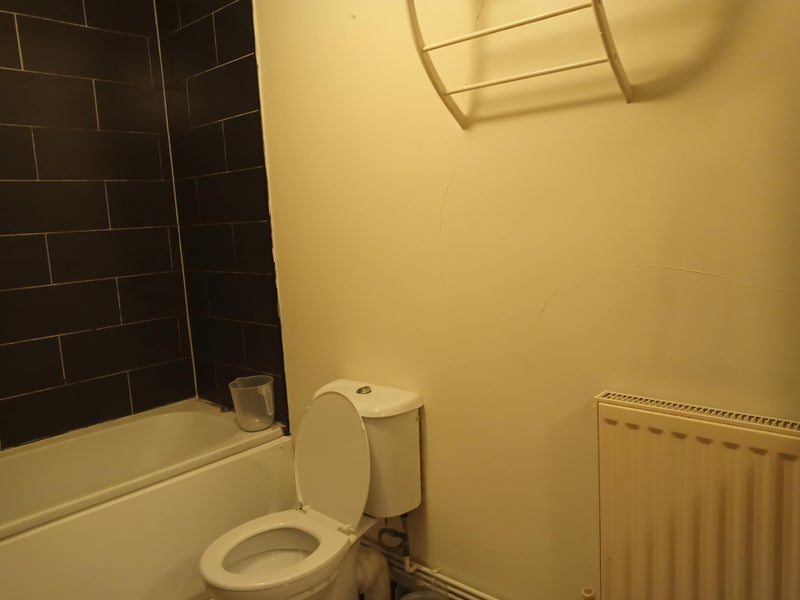 Room Carlton Road in Stoke-on-Trent