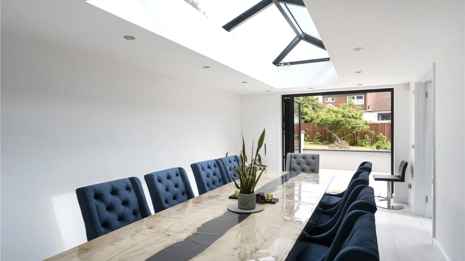 Flat Maytree Walk in Greater London