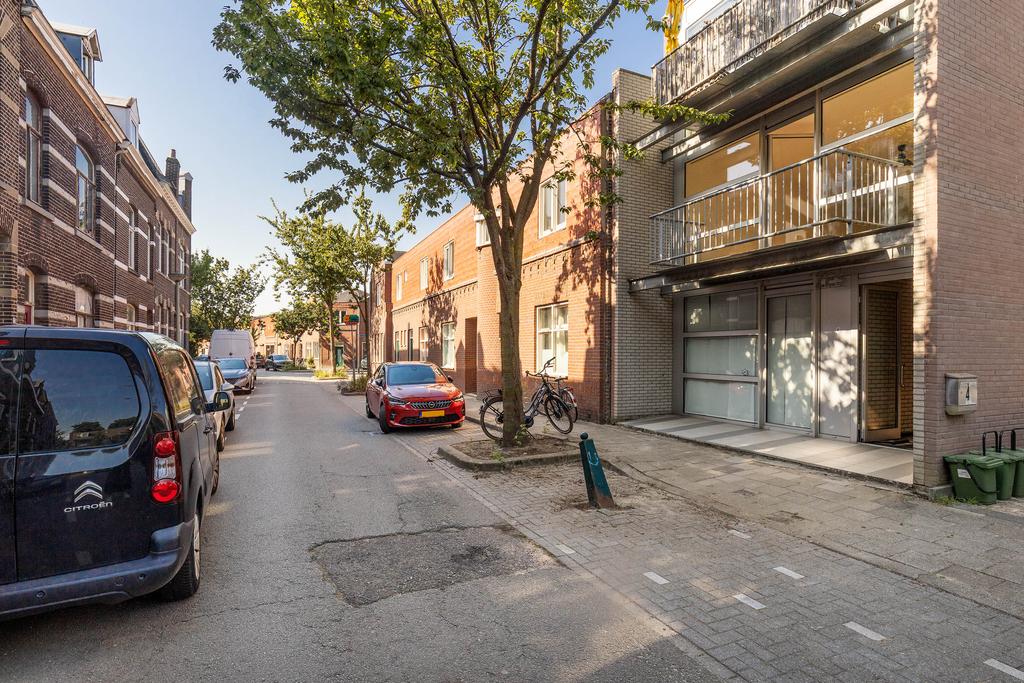 Tussenwoning te koop: Tischbeinstraat 1, Maastricht
