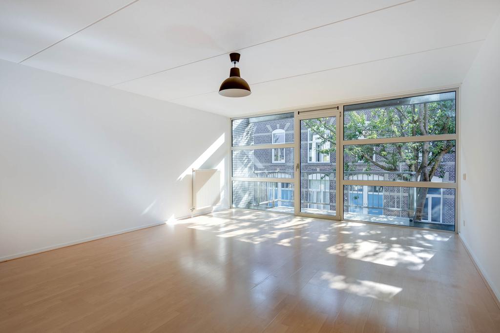 Tussenwoning te koop: Tischbeinstraat 1, Maastricht