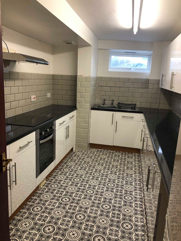 Flat Estcourt Avenue in Leeds