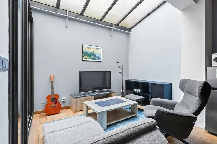Appartement Rue des Trois Bornes à Paris