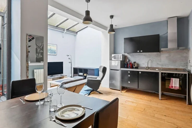 Appartement Rue des Trois Bornes à Paris