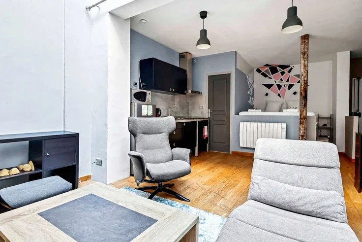 Appartement Rue des Trois Bornes à Paris