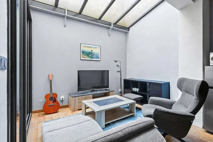 Appartement Rue des Trois Bornes à Paris