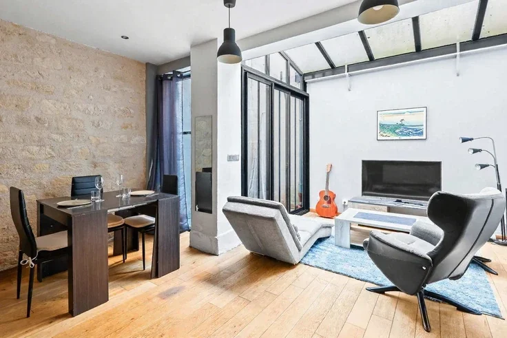 Appartement Rue des Trois Bornes à Paris