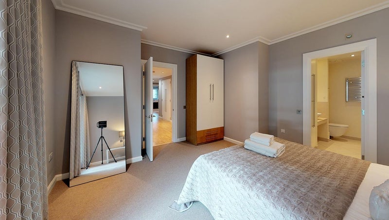 Room Alexia Square in Greater London