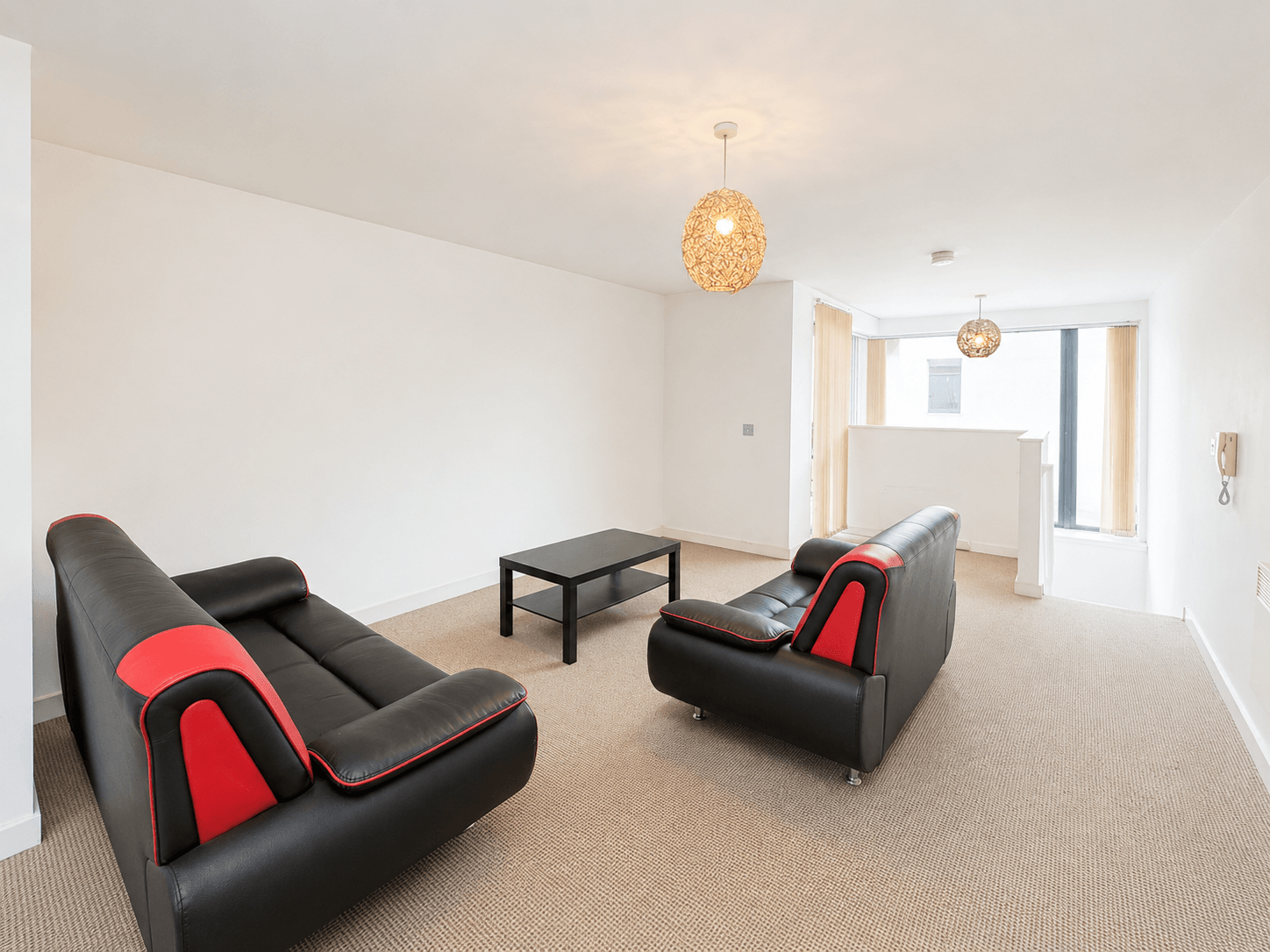 Flat Greenheys Lane West in Manchester