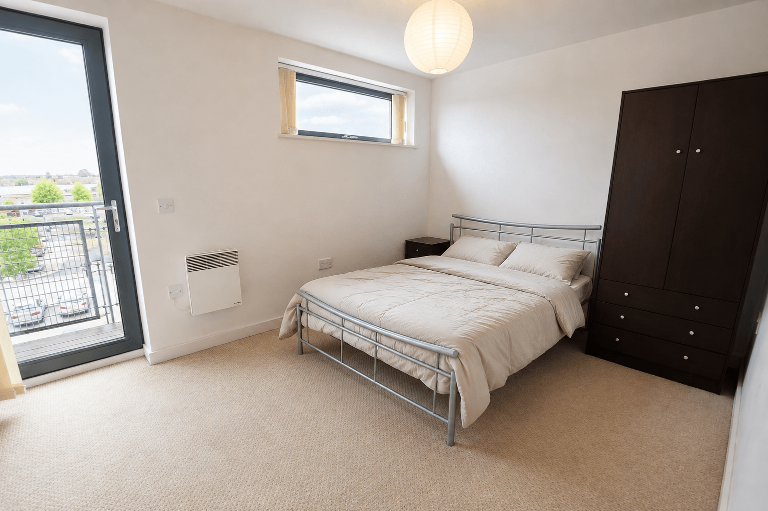 Flat Greenheys Lane West in Manchester