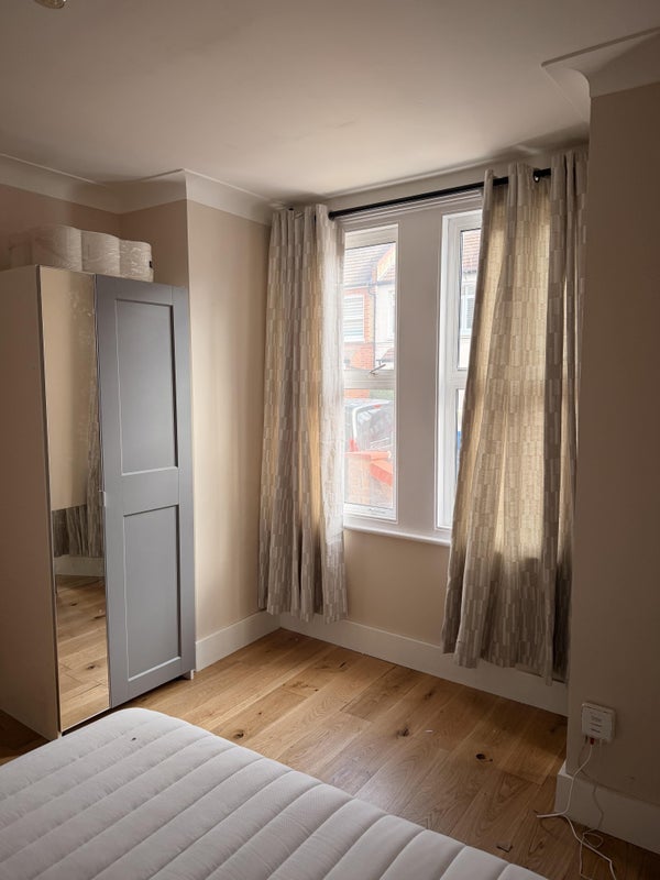 Room Haslemere Road in Greater London