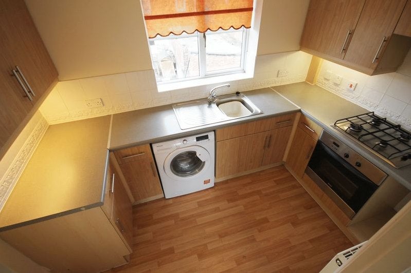 House Birchgrove Close in Bolton