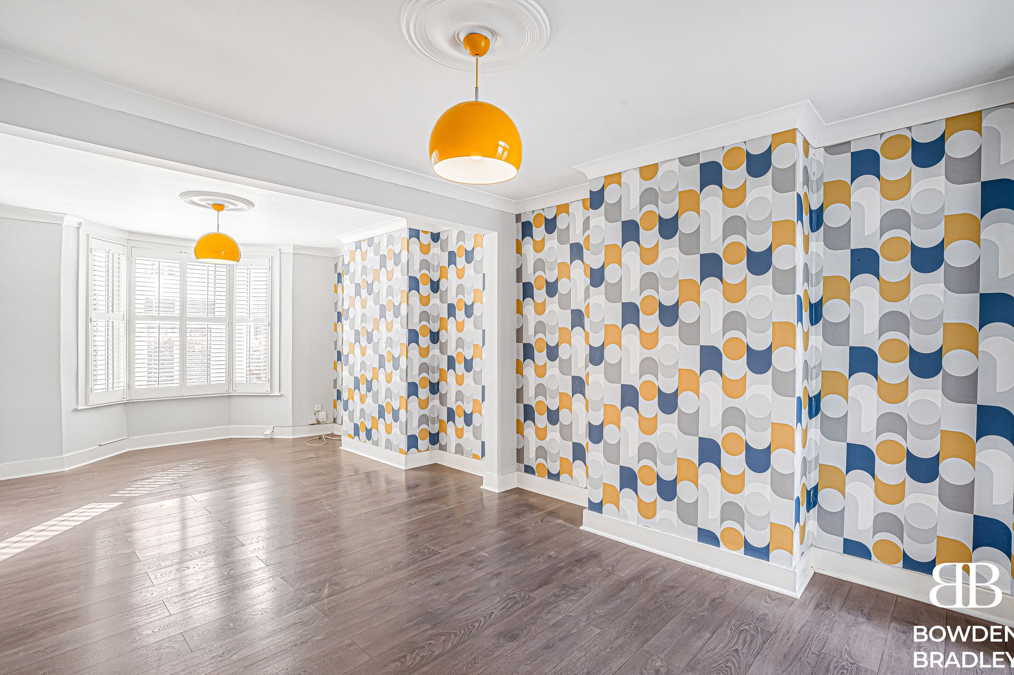 Flat Cromer Road in Greater London