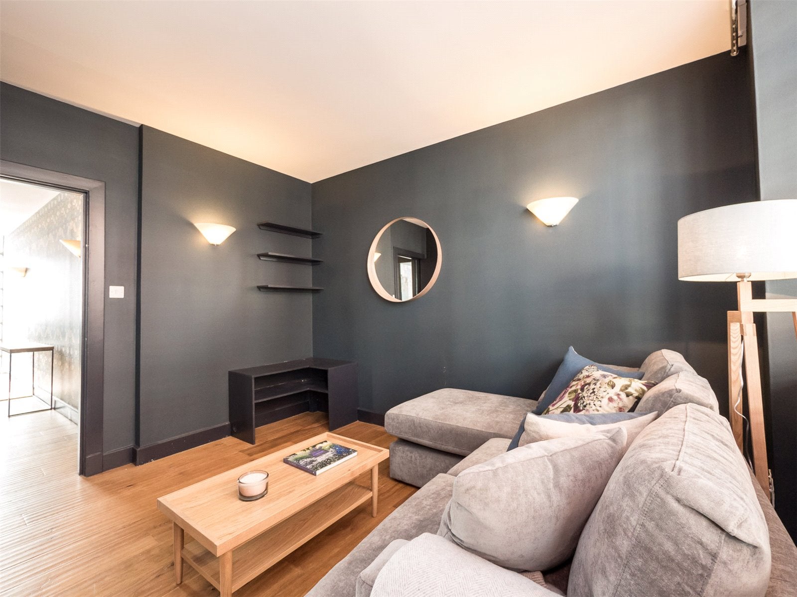 Flat Patriothall in City of Edinburgh