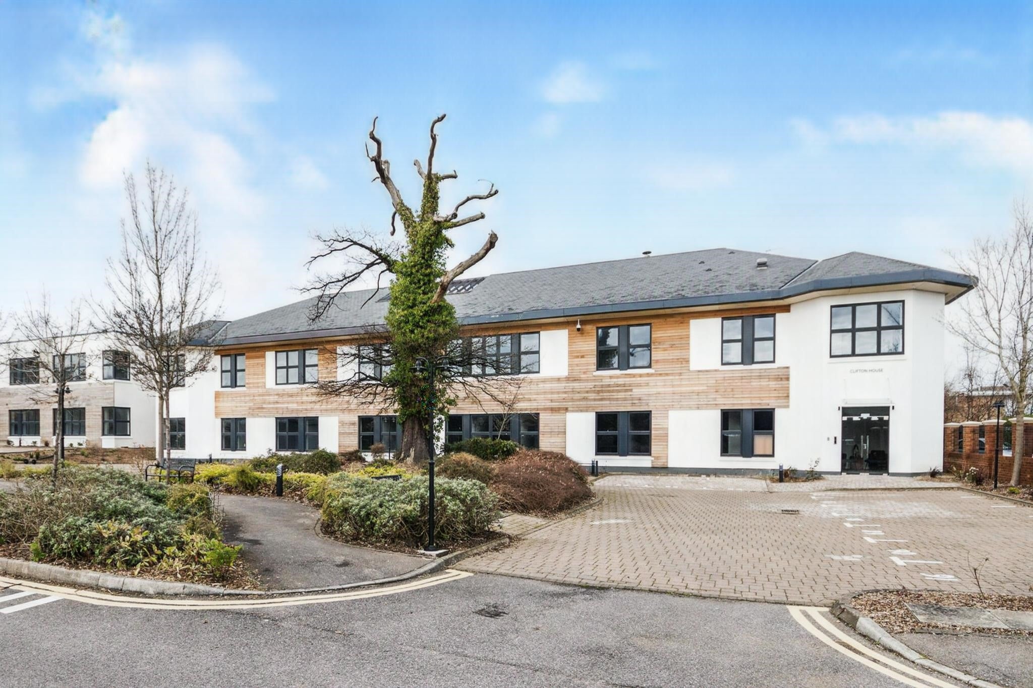 Flat Brants Bridge in Bracknell