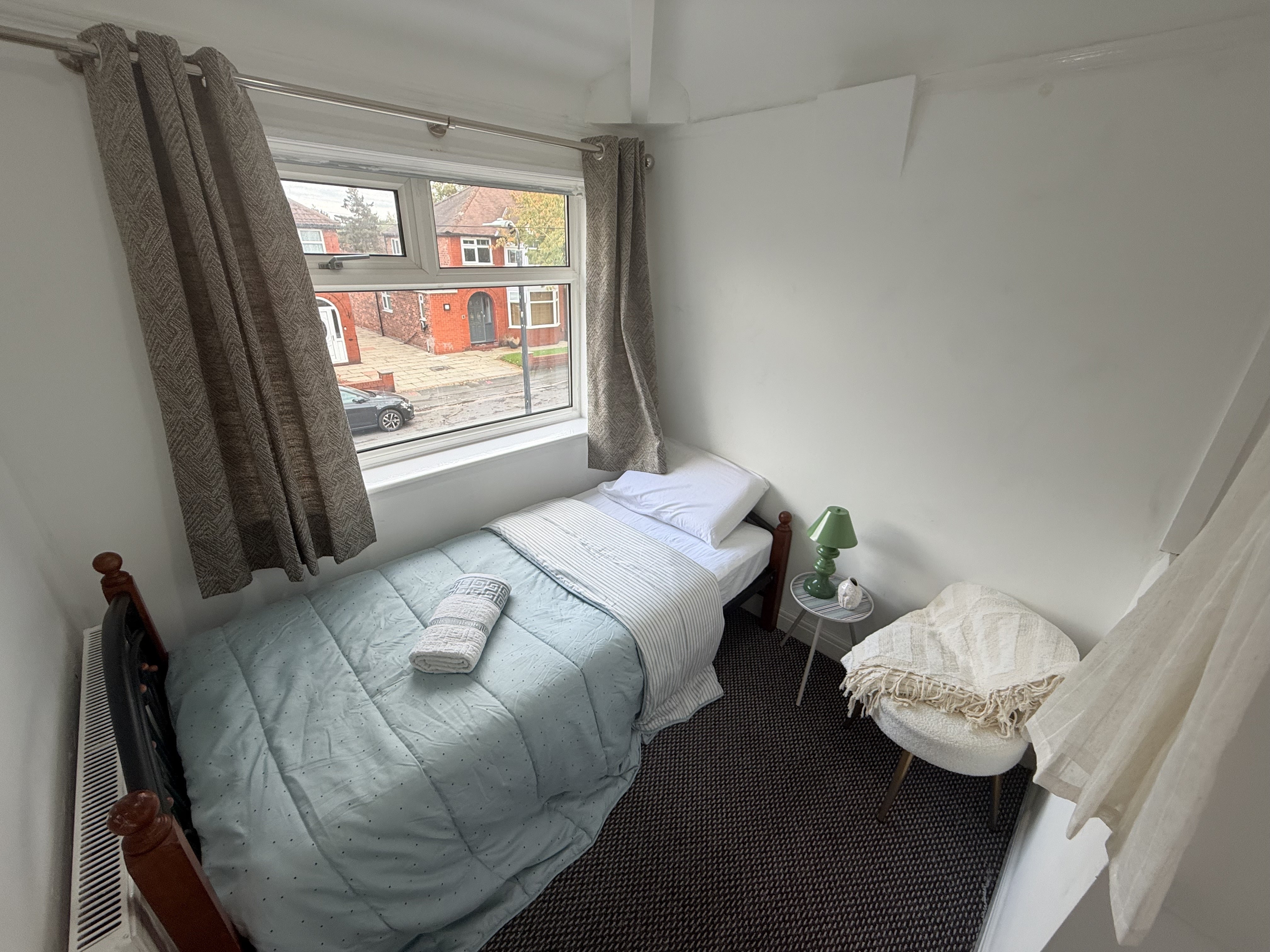 Room Bollin Drive in Trafford
