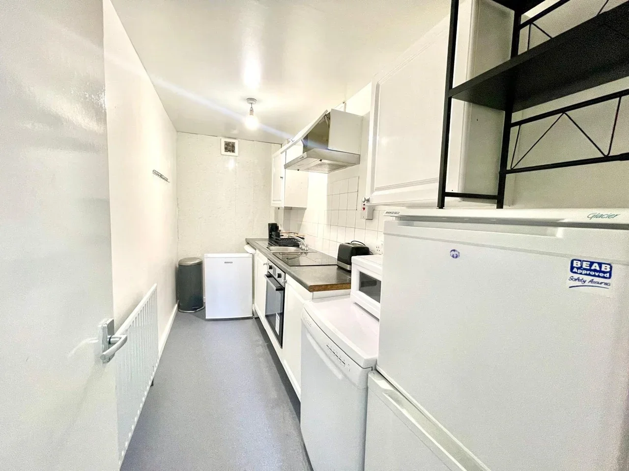 Flat Kember Street in Greater London