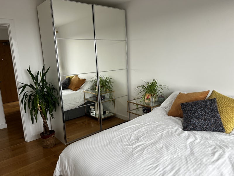 Room Garratt Lane in Greater London