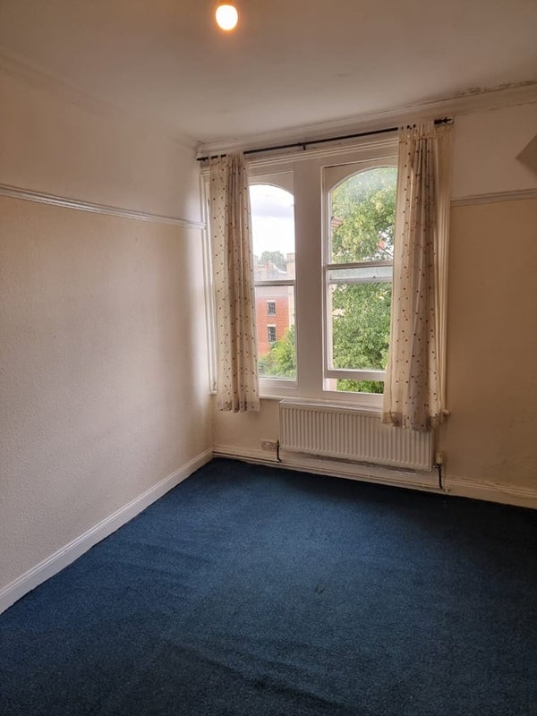 Flat Ashley Road in Bristol