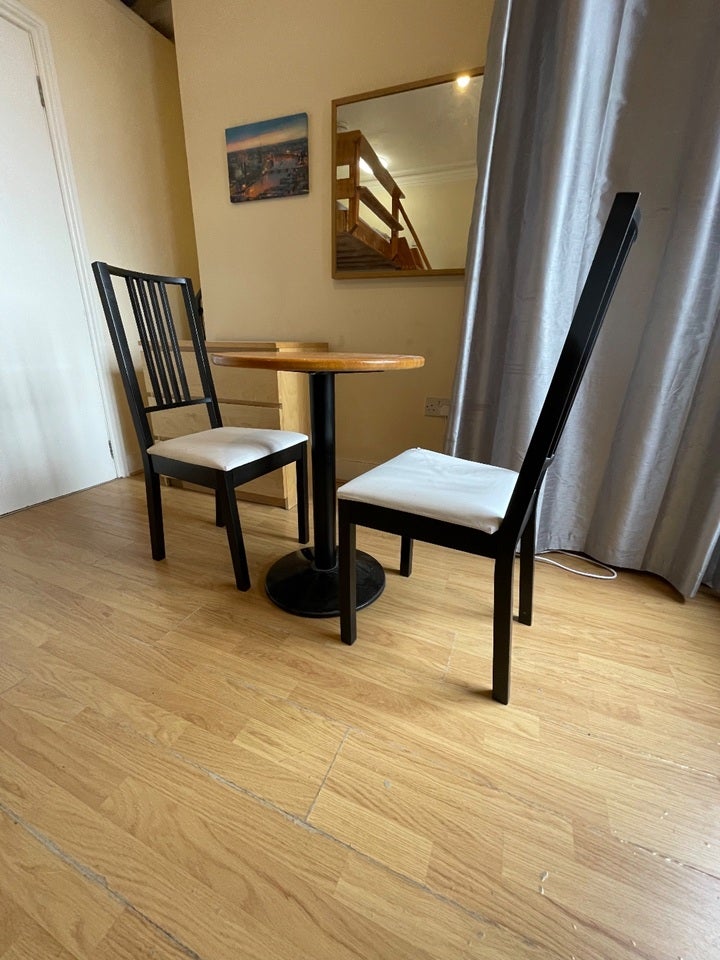 Flat The Burroughs in Greater London