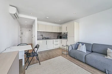Flat Bedford Road in Greater London
