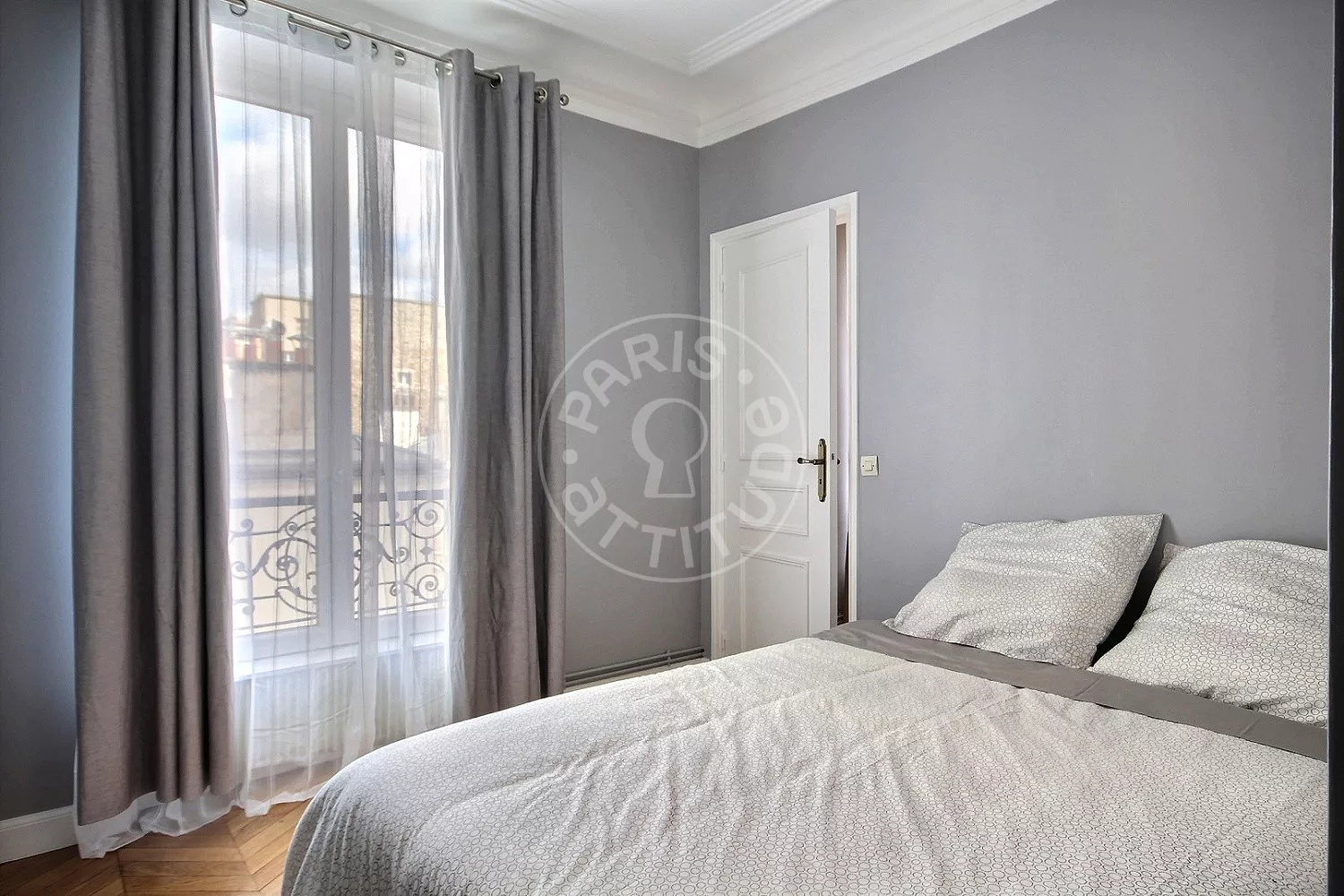 Flat Avenue Charles de Gaulle in Neuilly-sur-Seine