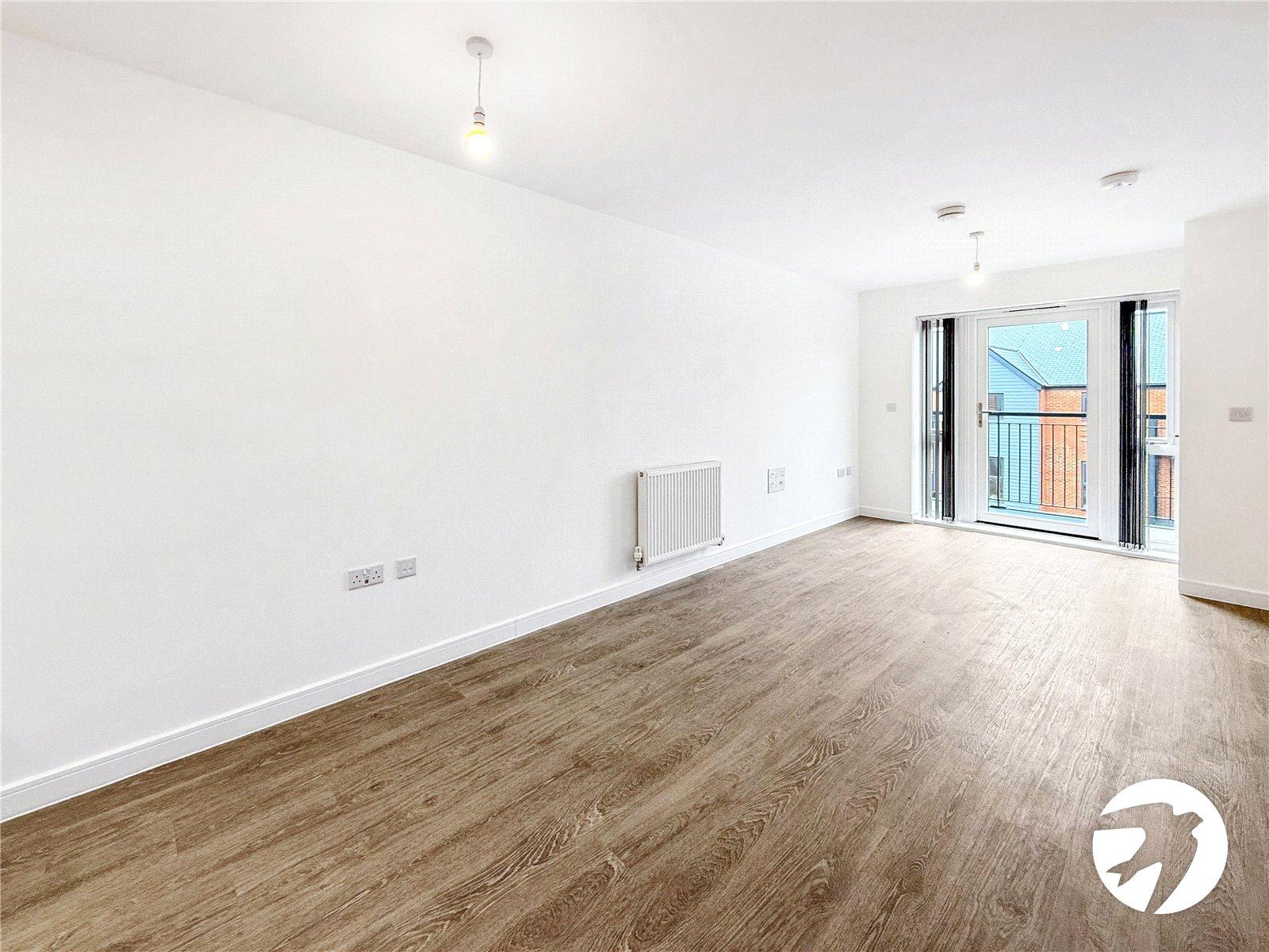 Flat Kings Hill Avenue in Tonbridge and Malling