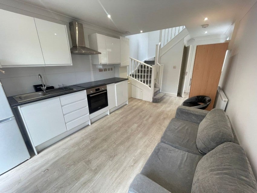 Flat Hornsey Road in Greater London