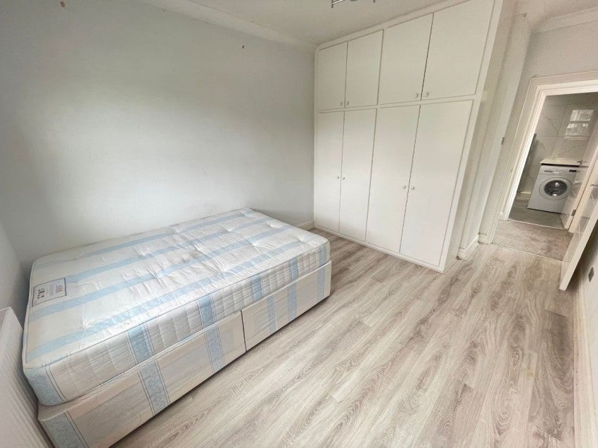 Flat Hornsey Road in Greater London