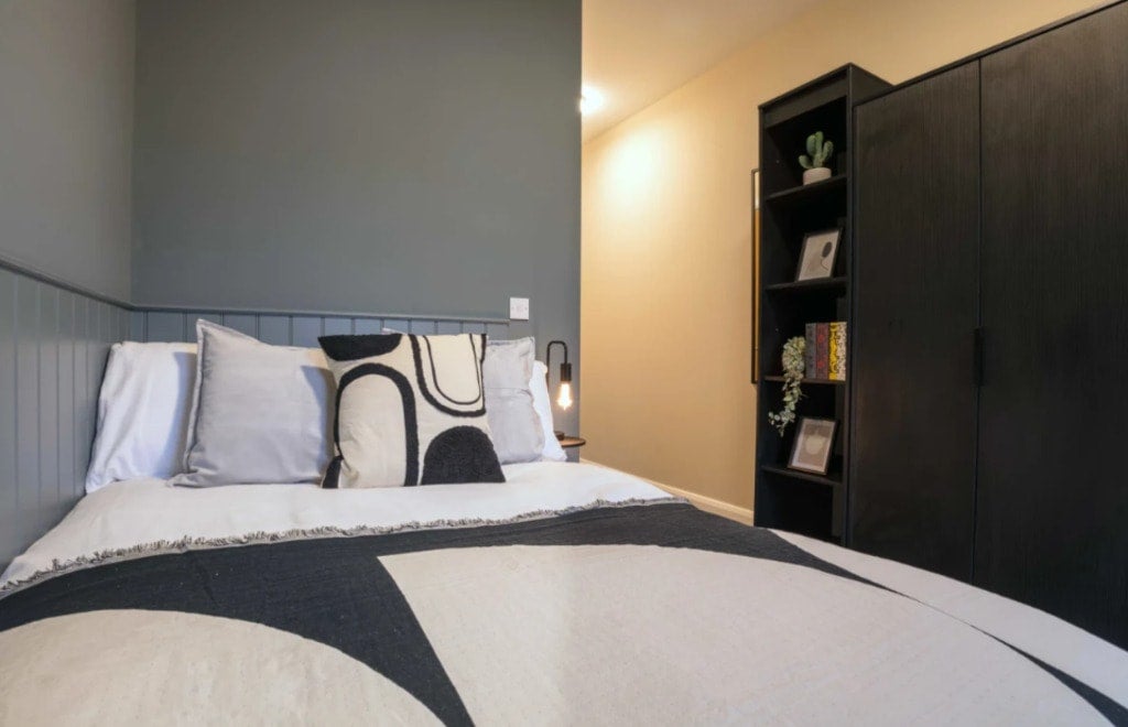 Room Blackfriars Road in Salford