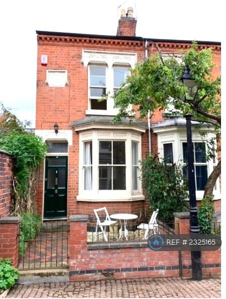 House Brookhouse Avenue in Leicester