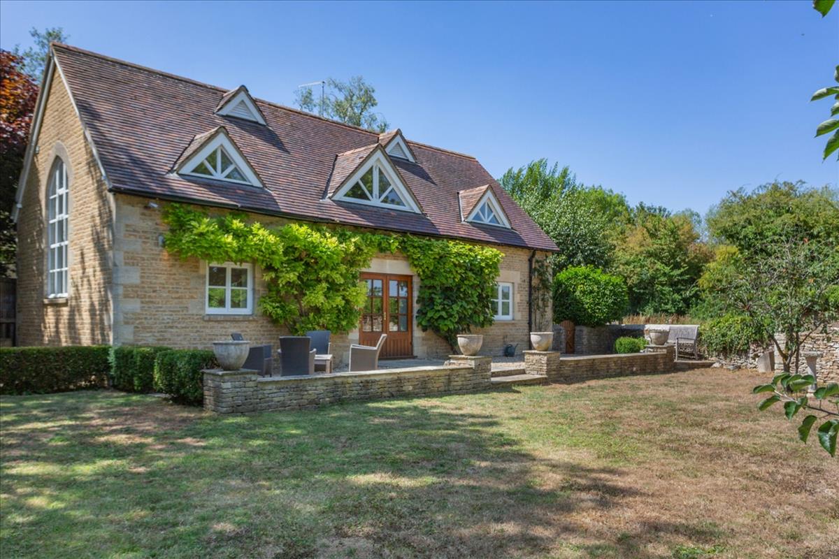 House Stroud Road in Cotswold District