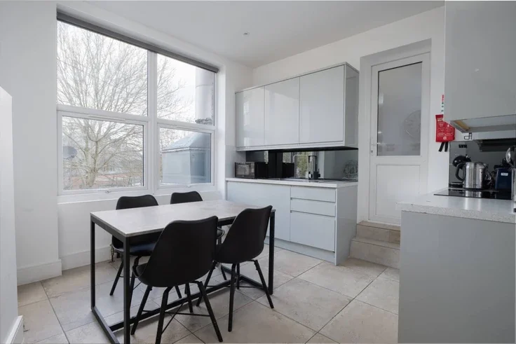 Flat Muswell Hill Broadway in Greater London