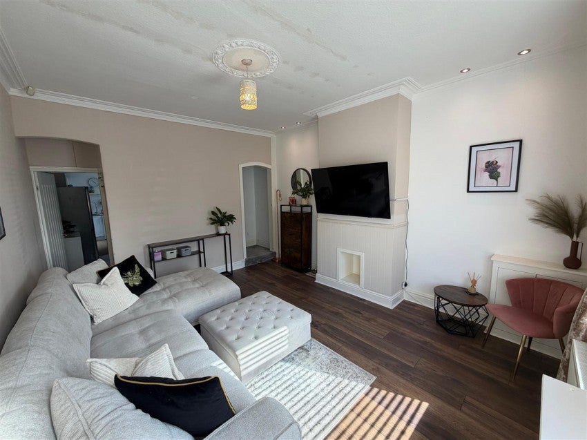 Flat Naseby Road in Stockport
