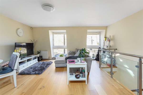 House Rosebury Mews in Greater London
