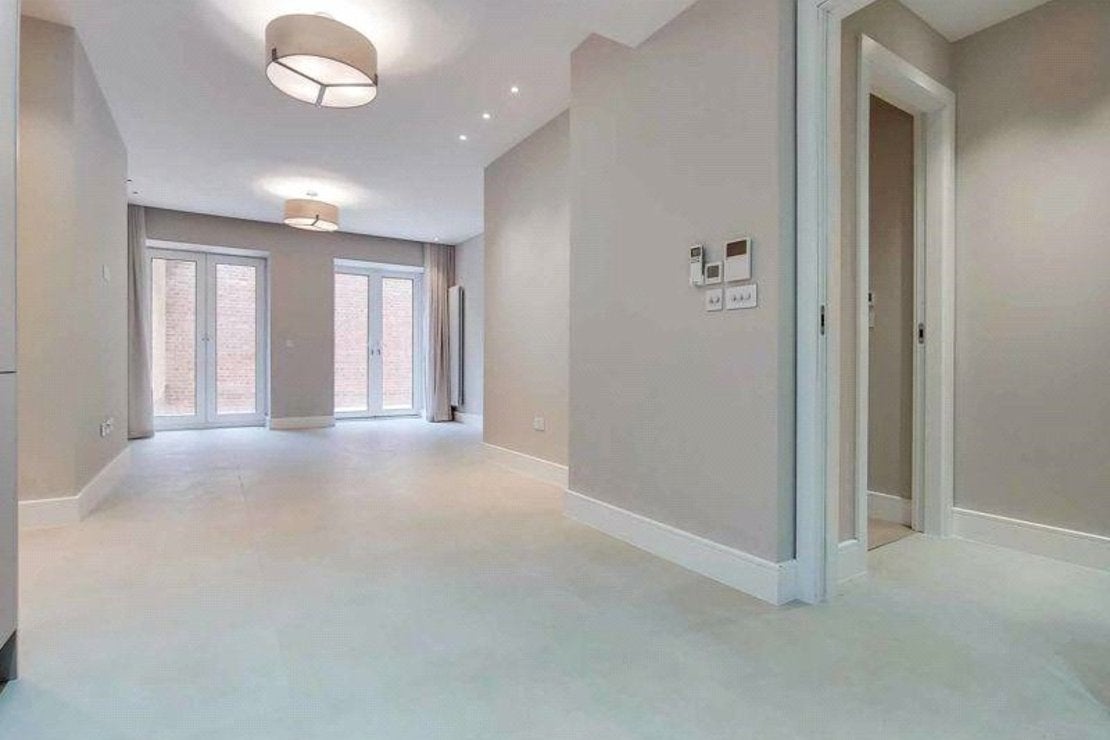 Flat Fitzjohn's Avenue in Greater London