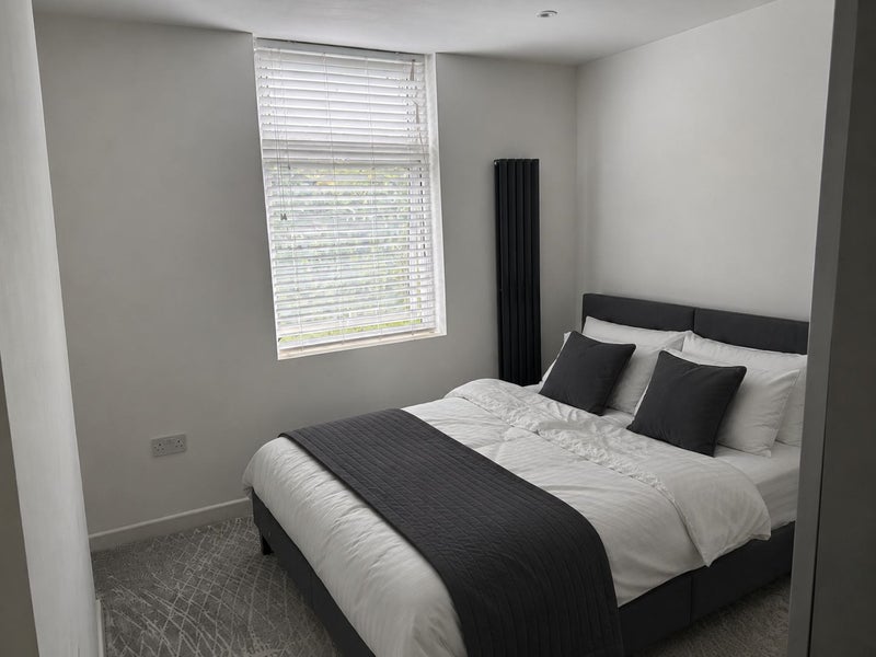 Room Whymark Avenue in Greater London